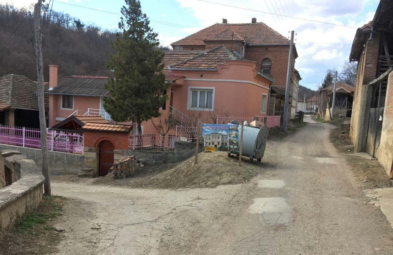 Country House Dunjin Konak Rogljevo Ngoại thất bức ảnh