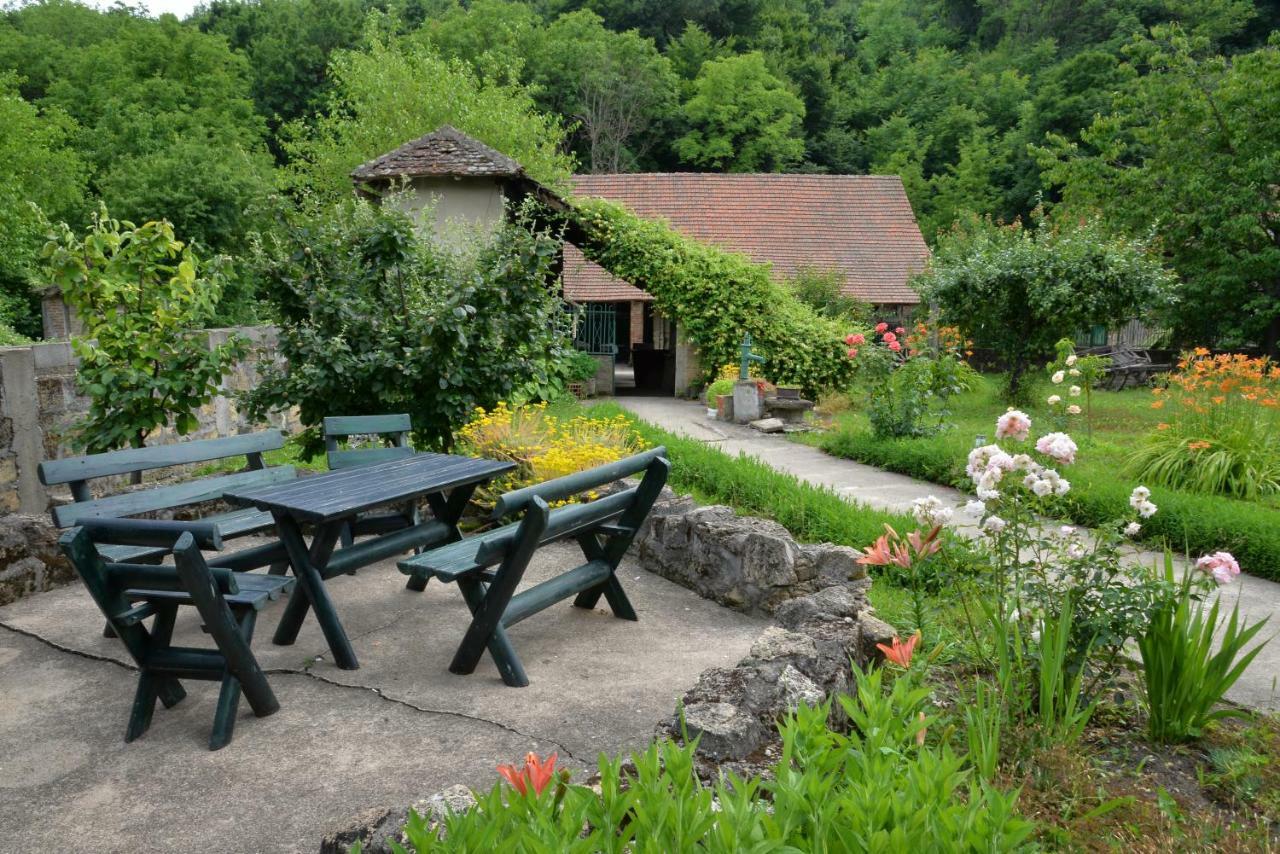 Country House Dunjin Konak Rogljevo Ngoại thất bức ảnh